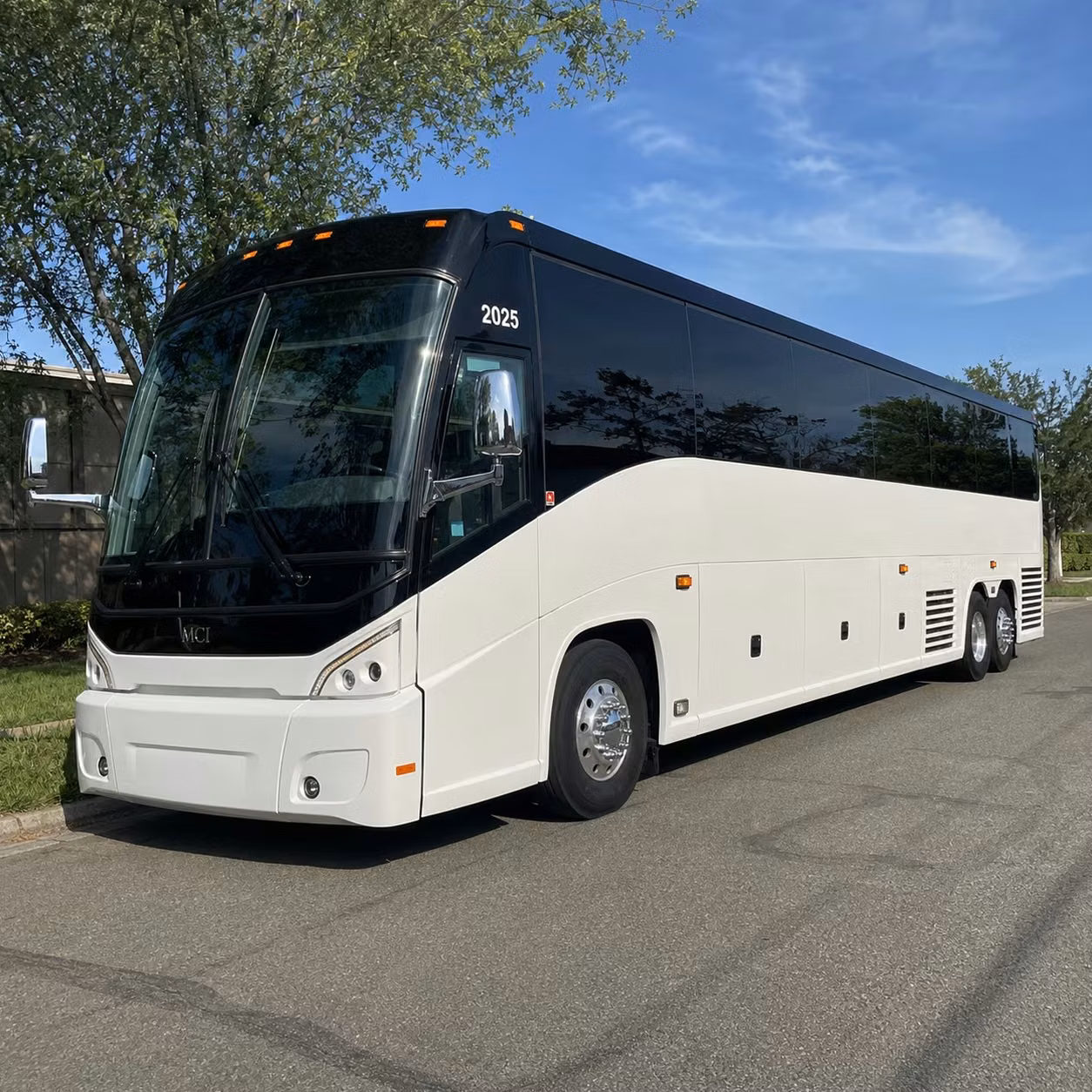 with coachbussanleandro com you get long distance corporate transportation that keeps your bay area team on schedule
